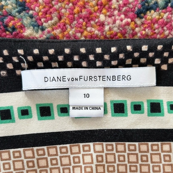 Diane Von Furstenberg | Women’s black/cream/multi geometric silk jersey dress 10 - Picture 6 of 12